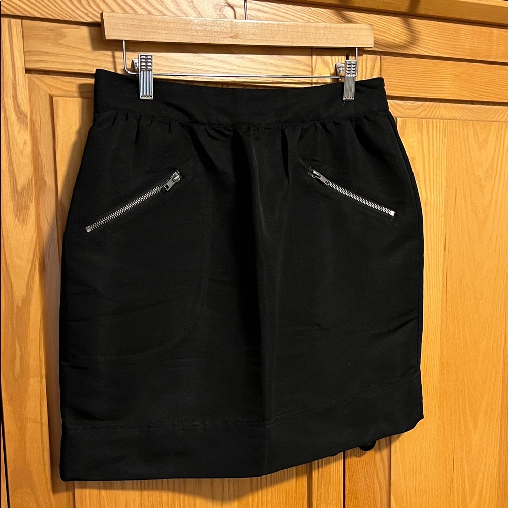 Classic Black Zip-Pocket Skirt
